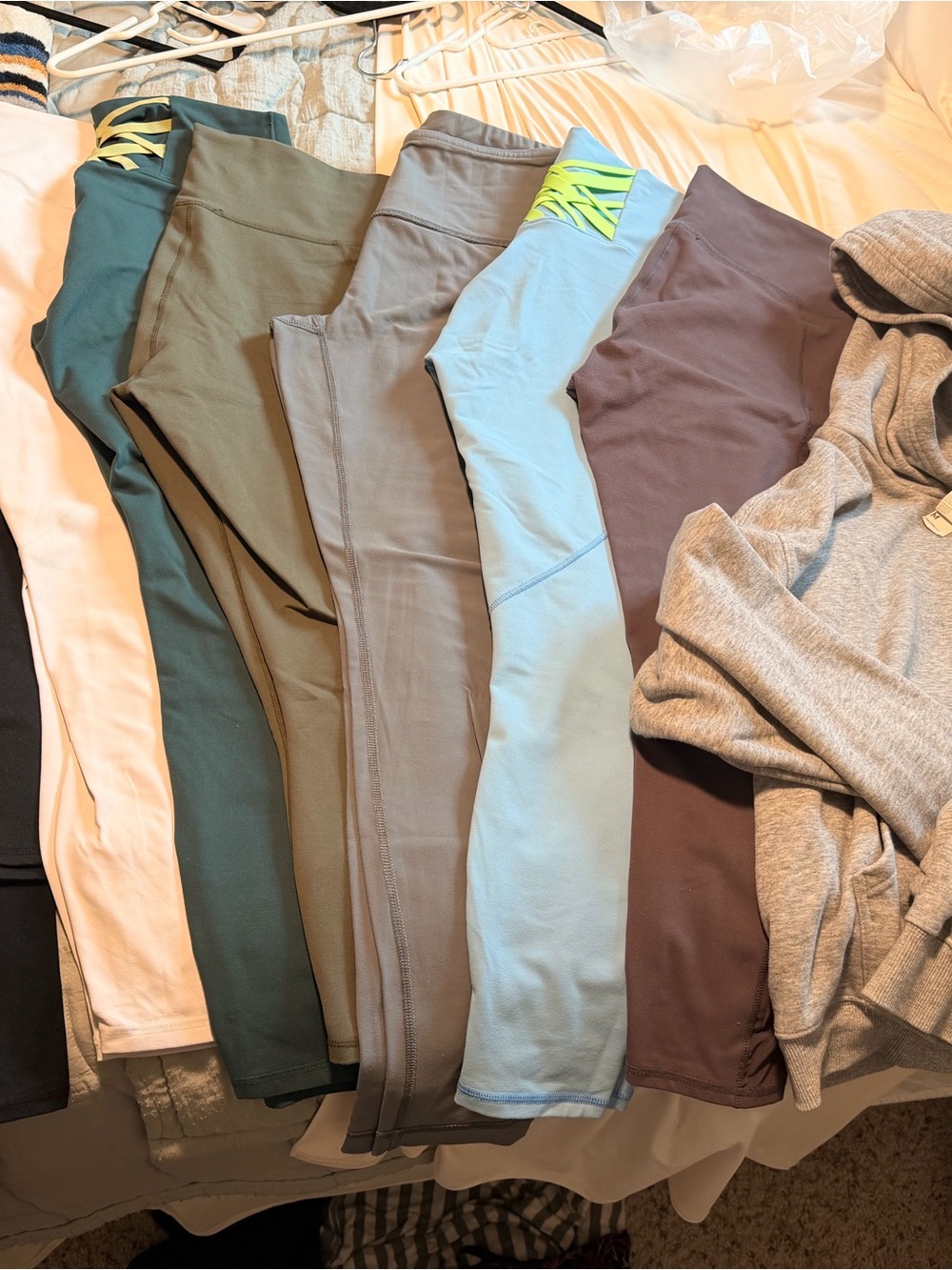 Fabletics Heather Gray Pullover Hoodie and 8 pair leggings mediums - Picture 2 of 8